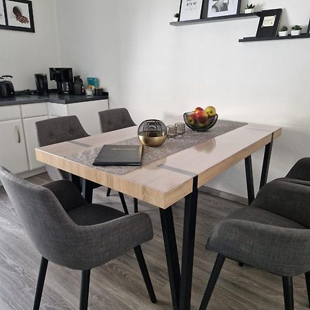 Ferienwohnung Am See Dillich - Ruhige Lage - Eigener Garten - Direkt Neben Einem Natursee Borken  外观 照片
