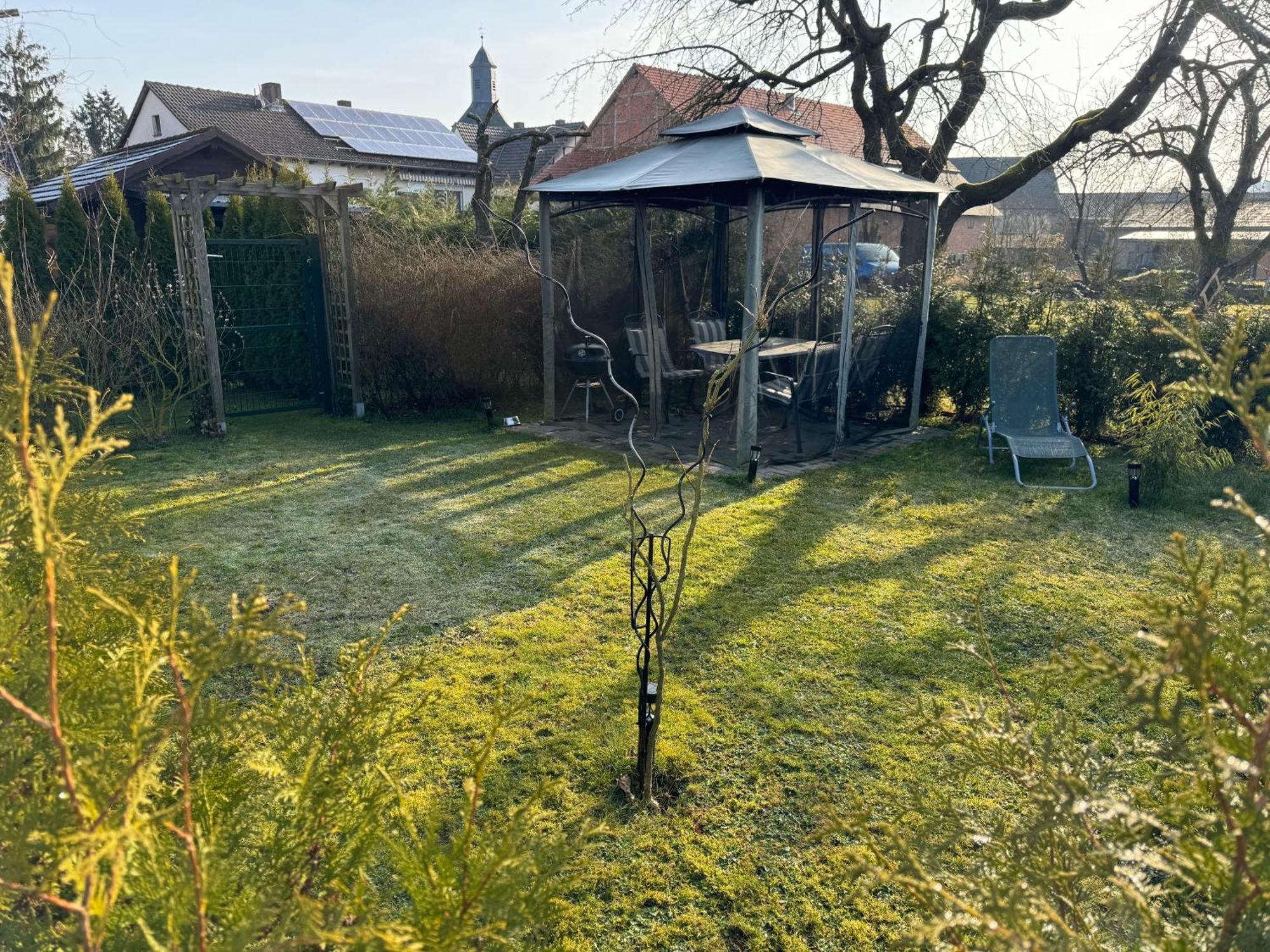 Ferienwohnung Am See Dillich - Ruhige Lage - Eigener Garten - Direkt Neben Einem Natursee Borken  外观 照片